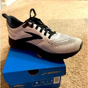 Mens Brooks Revel 5 Running shoes